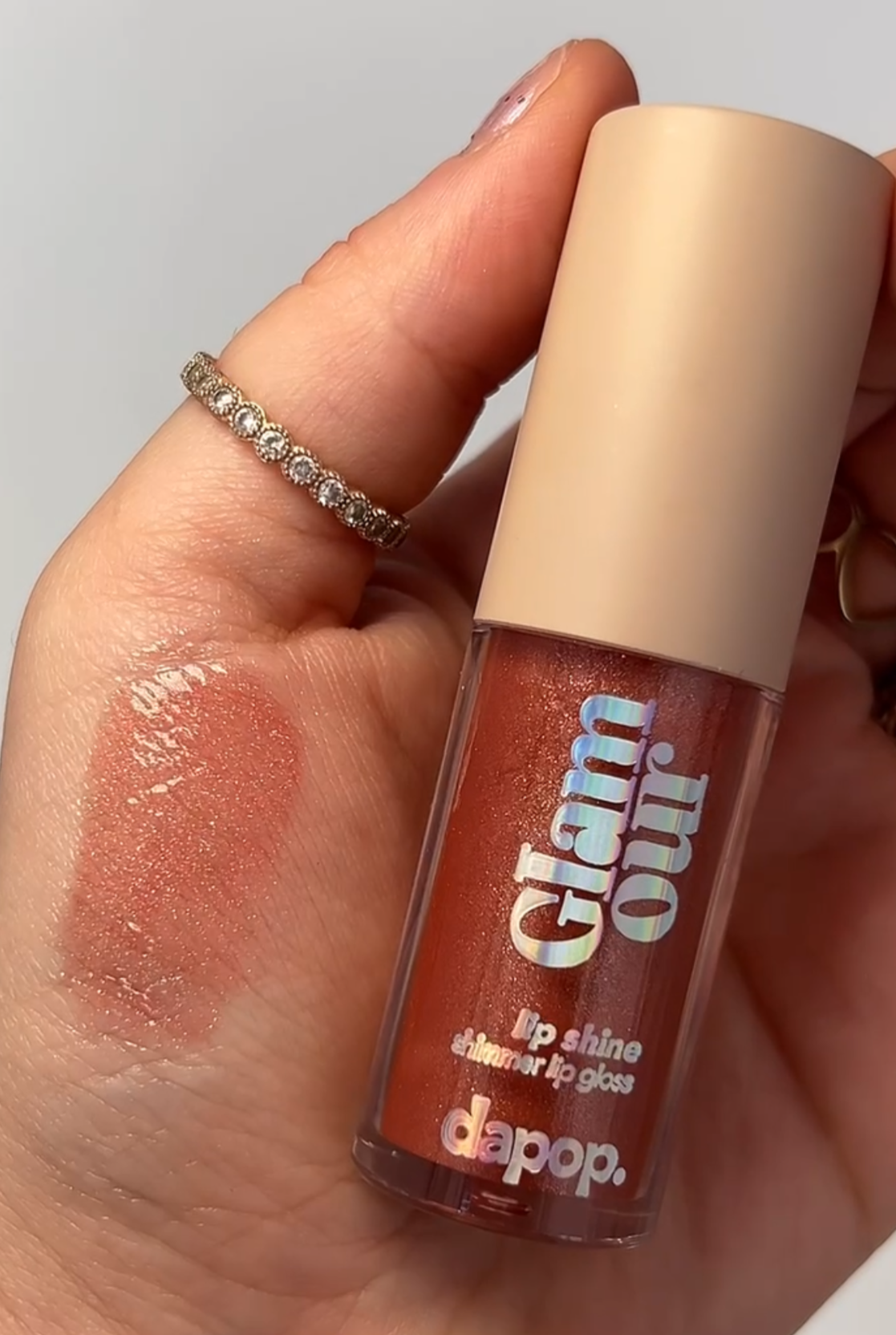 GLAM OUR GLOSS