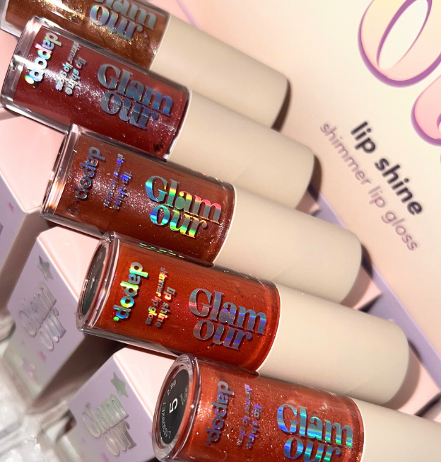 GLAM OUR GLOSS